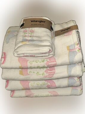 NWT Wrangler 6-piece Towel Set 4 Bath & 2 Hand Towels PRETTY BOOTS PINK Pattern